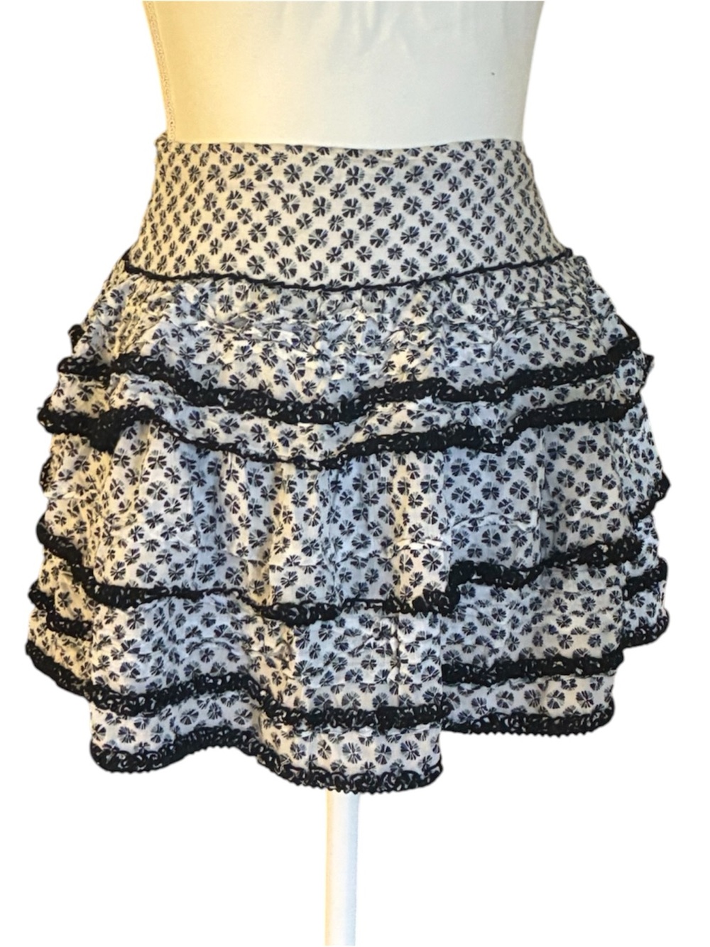 Poupette St. Barth XS Mini Skirt Floral Print Ruffled Tiered Boho Resort‎ Skirt
